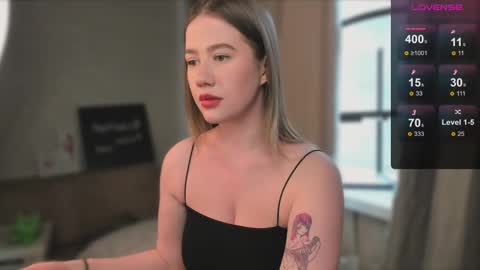 Snapshot of alicia_hines chatting on March 5, 2025, 9:05 am Alicia online show from March 5, 2025, 9:05 am