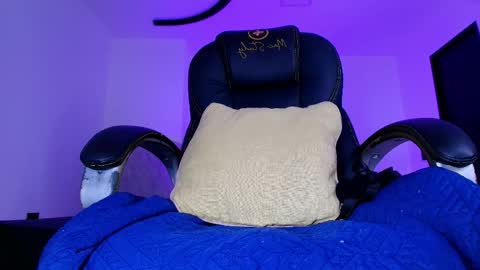 Alicia Kyse  online show from April 11, 2026, 3:11 am