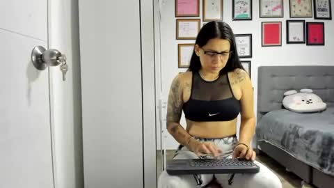 alicia_rainbow online show from July 1, 2026, 4:03 am
