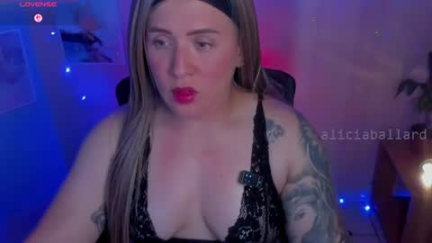 Snapshot of aliciaballard chatting on July 1, 2026, 8:41 pm Jennyfer online show from July 1, 2026, 8:41 pm