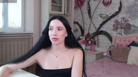 Snapshot of aliciabow chatting on September 8, 2025, 2:49 pm Veronica online show from September 8, 2025, 2:49 pm