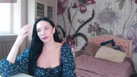 Snapshot of aliciabow chatting on September 17, 2025, 12:40 pm Veronica online show from September 17, 2025, 12:40 pm