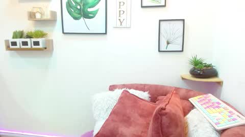 aliciacute    online show from October 16, 2025, 7:04 pm