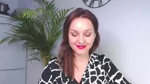 Snapshot of alicialux chatting on December 10, 2024, 11:11 am Alicia online show from December 10, 2024, 11:11 am