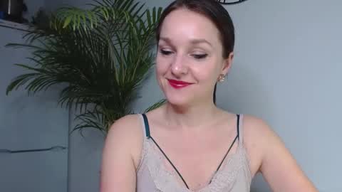 Snapshot of alicialux chatting on December 19, 2024, 3:41 pm Alicia online show from December 19, 2024, 3:41 pm