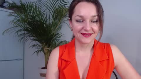 Snapshot of alicialux chatting on February 6, 2025, 7:56 am Alicia online show from February 6, 2025, 7:56 am