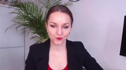 Snapshot of alicialux chatting on March 5, 2025, 8:00 am Alicia online show from March 5, 2025, 8:00 am