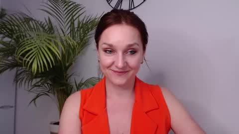 Snapshot of alicialux chatting on March 12, 2025, 11:09 am Alicia online show from March 12, 2025, 11:09 am