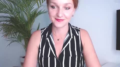 Snapshot of alicialux chatting on September 30, 2025, 6:07 am Alicia online show from September 30, 2025, 6:07 am