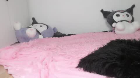 aliciamoon_ online show from September 17, 2025, 8:21 pm