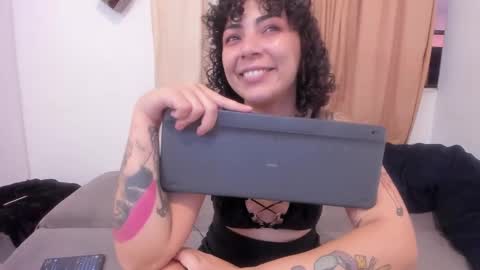 Snapshot of aliciapalmer19 chatting on December 7, 2024, 11:12 pm Alis 3 independent model 3 online show from December 7, 2024, 11:12 pm