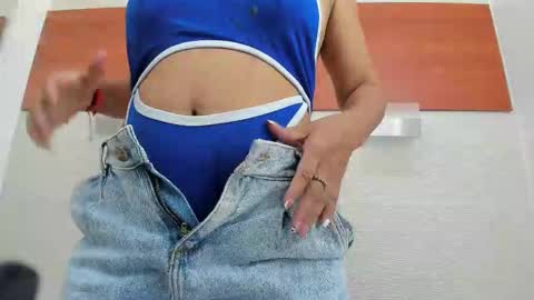 im tutti online show from November 4, 2025, 2:43 am