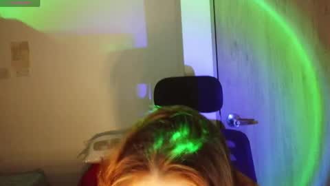 aliciia_23 online show from April 3, 2026, 12:52 am