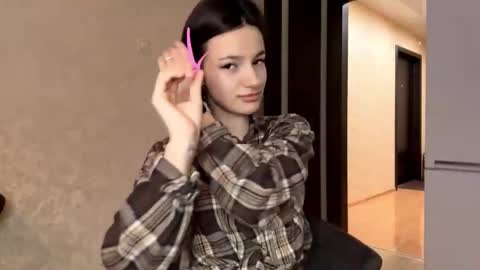 Snapshot of alidagenthner chatting on February 13, 2026, 1:51 pm Niki online show from February 13, 2026, 1:51 pm