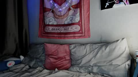 Alien Bella online show from April 27, 2026, 6:50 pm