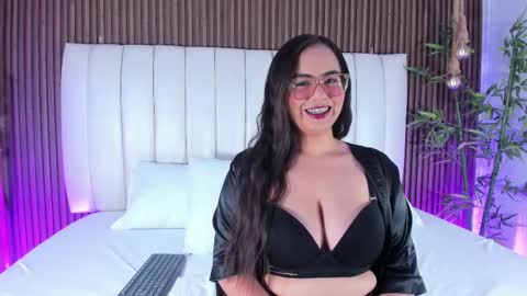 Aliha online show from October 3, 2025, 10:51 pm