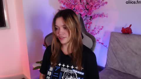 Snapshot of aliicefm chatting on October 6, 2025, 6:33 am aliicefm online show from October 6, 2025, 6:33 am