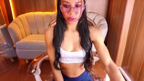 alina_b_ online show from April 15, 2026, 8:31 pm