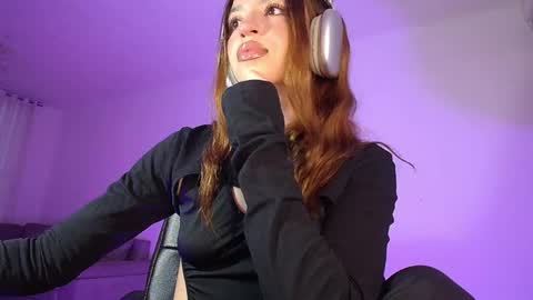 Snapshot of alina_lee01 chatting on May 24, 2026, 11:10 pm NYX online show from May 24, 2026, 11:10 pm
