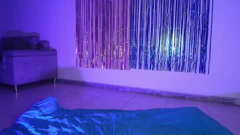 Snapshot of alina_lee_t chatting on October 13, 2025, 1:49 am Alina online show from October 13, 2025, 1:49 am