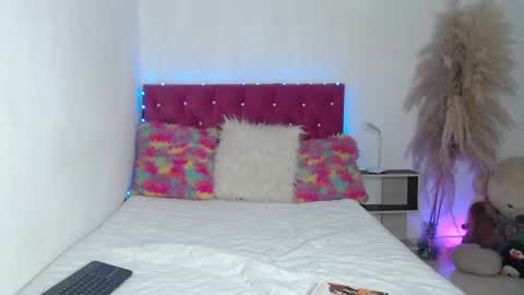 lili online show from October 12, 2025, 12:53 am