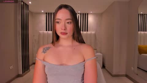 Snapshot of alinakravitz_ chatting on September 19, 2025, 11:44 am alinakravitz_ online show from September 19, 2025, 11:44 am