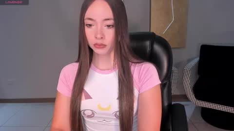 alinakravitz_ online show from October 10, 2025, 12:15 pm