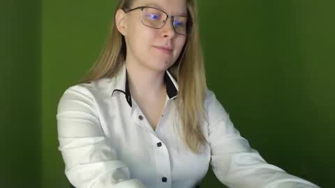 alinasei online show from June 13, 2026, 12:14 pm