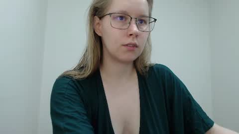 alinasei online show from August 4, 2026, 1:25 pm