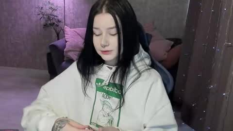 Aline Greeeen online show from October 19, 2025, 5:41 am