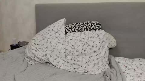 Aline Greeeen online show from November 8, 2025, 1:17 am