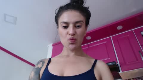 alipetite online show from March 12, 2026, 9:21 pm