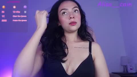 Snapshot of alisa__cain chatting on October 17, 2025, 7:44 am Alejandra online show from October 17, 2025, 7:44 am