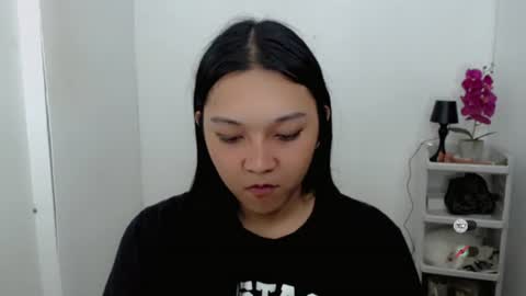 Shanti xhey online show from April 21, 2026, 2:51 am