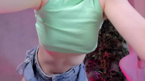 Snapshot of alisa_lesly chatting on January 15, 2025, 7:15 am Alisa GMT2 Wen - Sun 10 AM - 4 PM except Monday and Tuesday online show from January 15, 2025, 7:15 am
