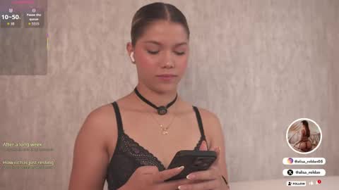 Snapshot of alisa_roldan chatting on September 19, 2025, 2:29 pm online show from September 19, 2025, 2:29 pm