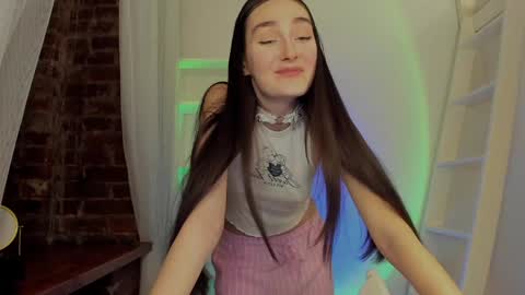 Snapshot of alisaacoy chatting on January 2, 2025, 8:35 pm alisa online show from January 2, 2025, 8:35 pm