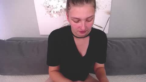 Snapshot of alisaperes chatting on September 14, 2025, 8:02 am Alisa online show from September 14, 2025, 8:02 am