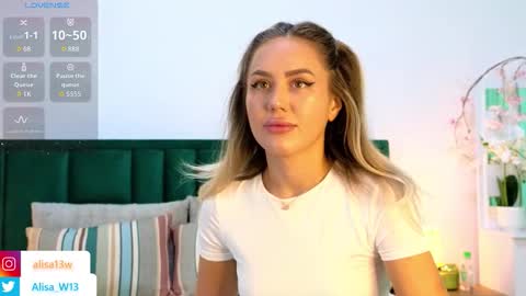 Snapshot of alisawilson_ chatting on September 21, 2025, 9:44 am Alisa online show from September 21, 2025, 9:44 am
