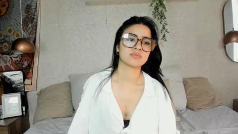 alisha69_ online show from May 29, 2026, 8:40 pm