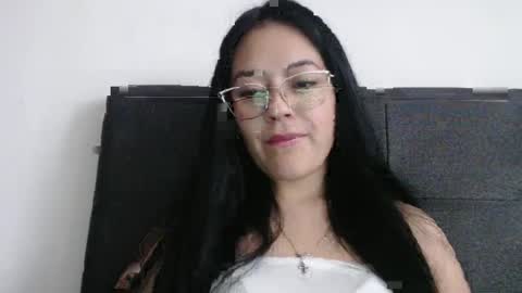 alisha_9997 online show from October 1, 2025, 9:32 pm