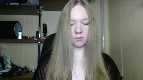 alisha_xi online show from December 22, 2025, 6:21 am