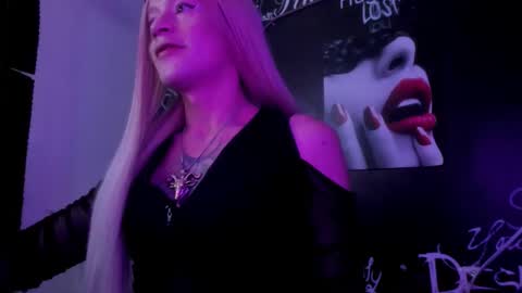 alishaa_nixx online show from November 7, 2025, 6:19 pm