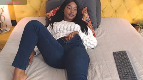 Luna online show from November 14, 2025, 9:13 pm