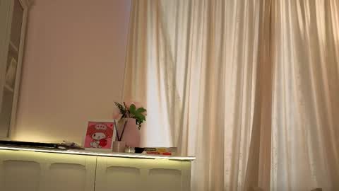 Alisia online show from February 20, 2026, 8:05 am