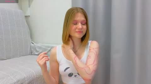 Alisia online show from June 19, 2026, 2:32 pm