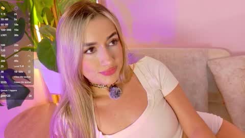 Snapshot of alison_collins_ chatting on November 8, 2025, 8:18 pm Alison online show from November 8, 2025, 8:18 pm