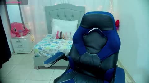 Snapshot of alison_girl22 chatting on January 13, 2025, 8:15 pm Alison online show from January 13, 2025, 8:15 pm