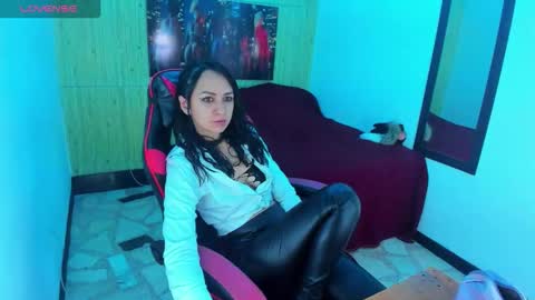 ALISON MOON online show from October 4, 2025, 12:03 pm