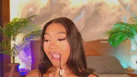 Alison Moon  online show from March 31, 2026, 10:32 pm